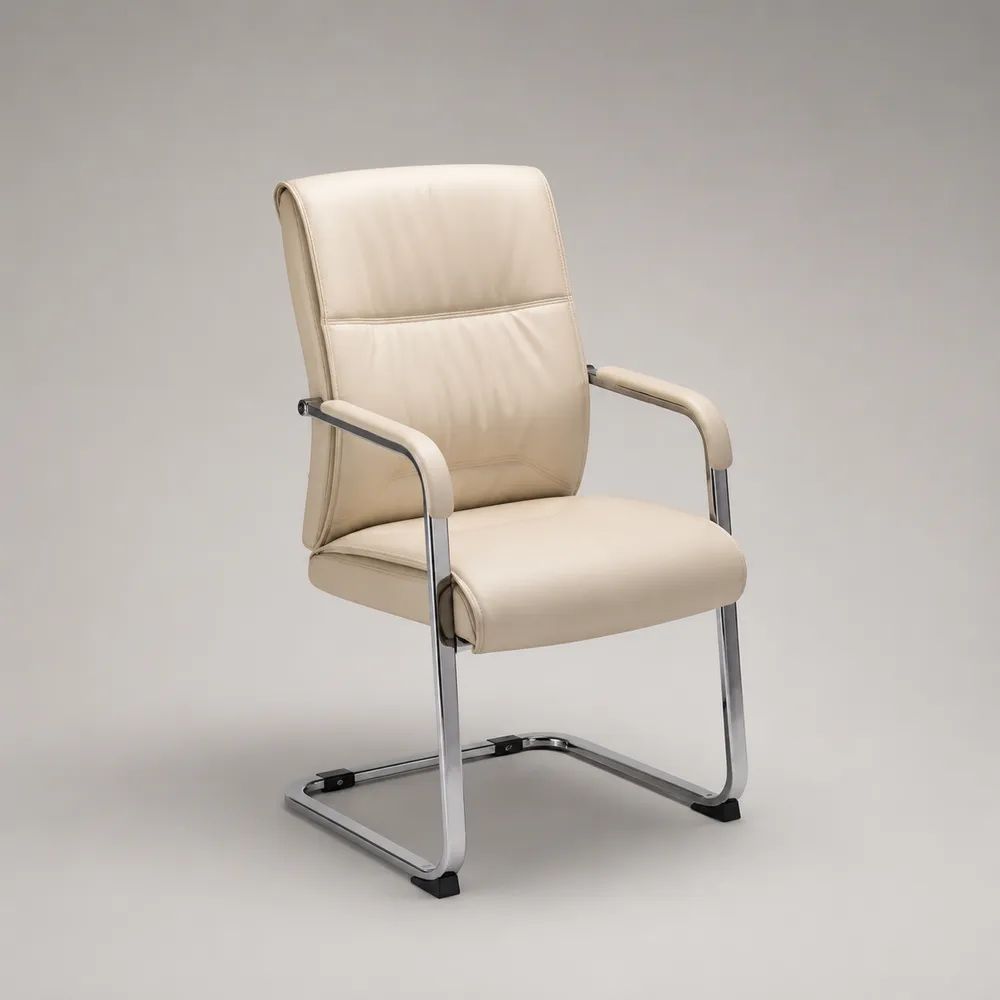 Sedia con braccioli e schienale rettangolare in similpelle beige e acciaio cromato, 58 x 62 x 99 cm